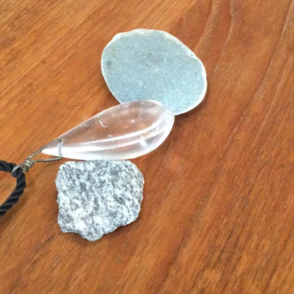 Quartz pendant necklace - Picture 3 of 4